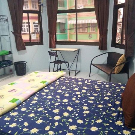 A & P House Apartment Банкок Екстериор снимка